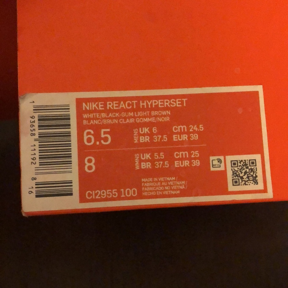 Unisex Nike React HyperSet
Indoor Court Shoes. Worn a few times on court. - Picture 9 of 9